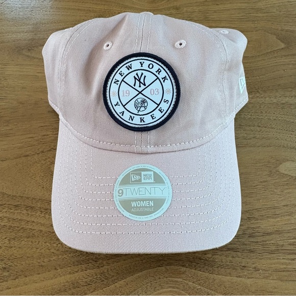 NWT New York Yankees women’s baseball cap - Picture 1 of 13